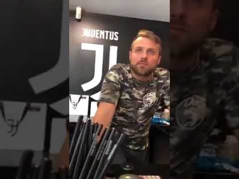 Tifoso allo Juventus Store: “Hai la maglietta di Orsato”