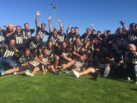 Juventus players celebrating Serie A title 2015-2016