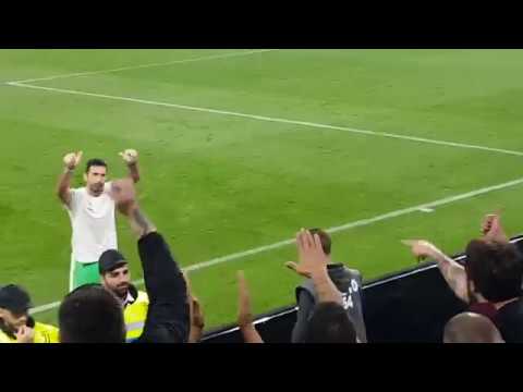 Buffon, omaggio ai tifosi della Lazio e la maglia con dedica | Juve – Lazio 1-2 14/10/2017