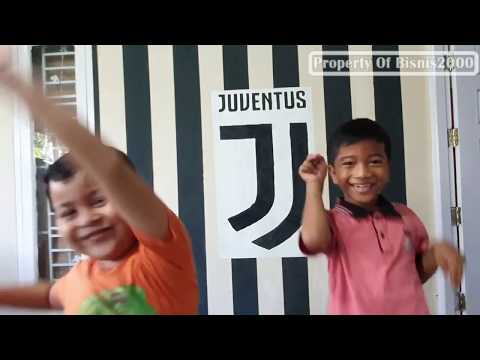 Cat Kamar Logo Juventus Pola Garis Hitam Putih